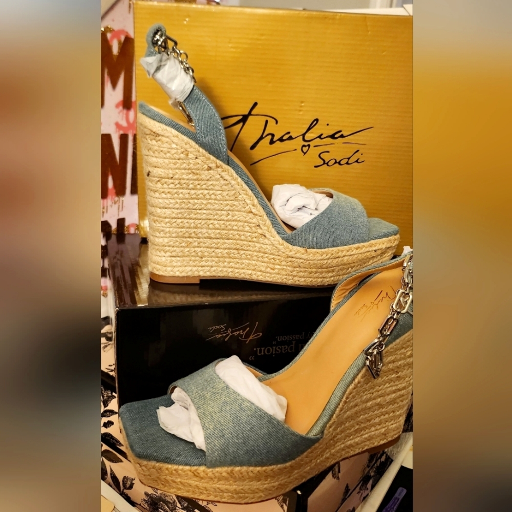 Thalia Sodi Women's Camden Denim Ombre sandals with chain sz 8.5 NWB